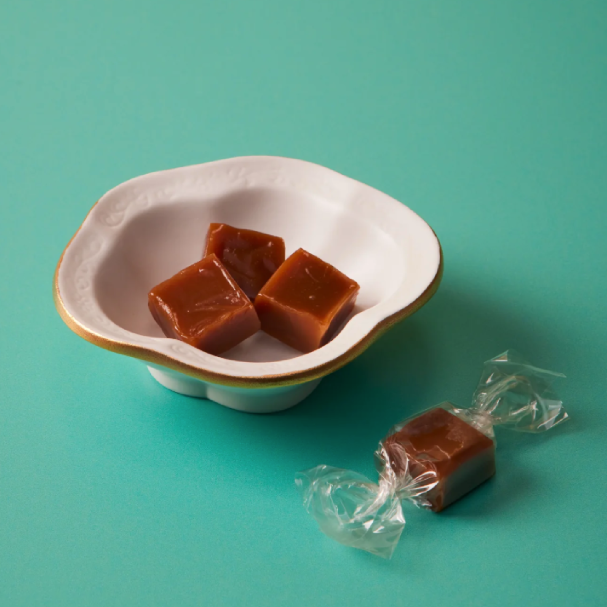 HIBISCUS HAZE CARAMELS GIFT BOX