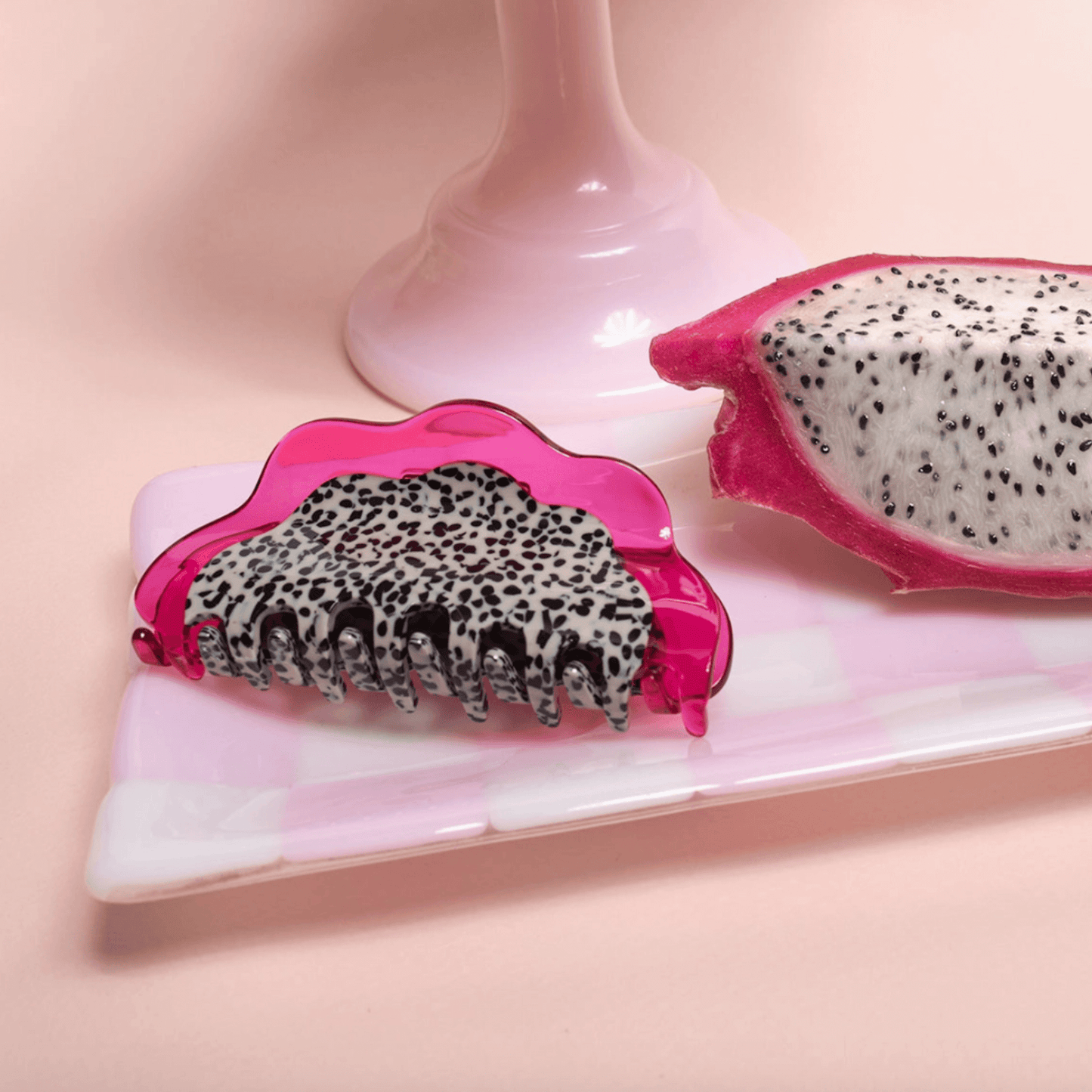 DRAGON FRUIT HAIR CLAW