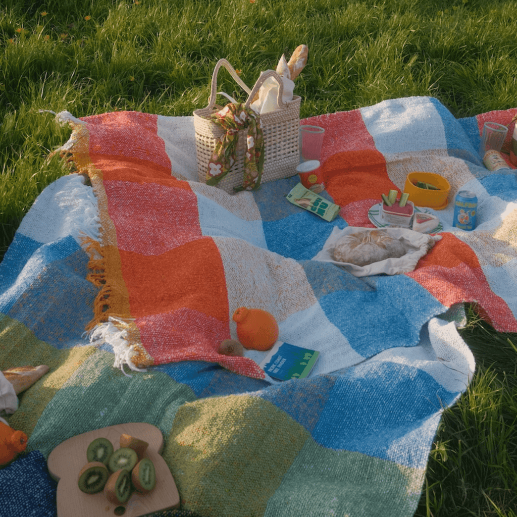SUAVE PASEO BLANKET ROLL