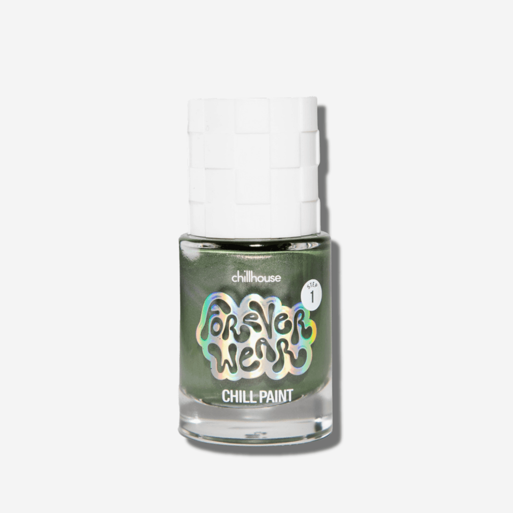 Forever Wear Chill Paint in silvery sage offers long-lasting shimmer for beautiful nails.