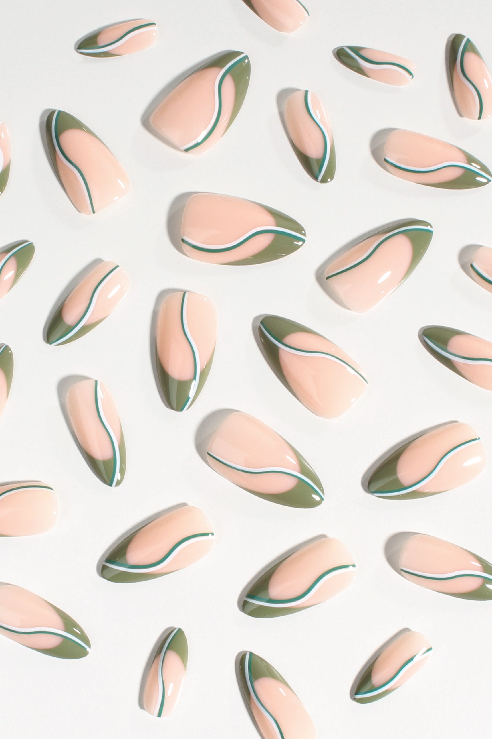 Verde Vogue Soft & Durable Press-On Nails