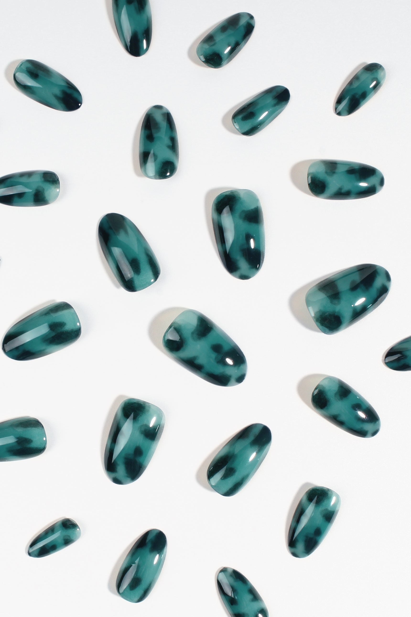 Emerald Amber Soft & Durable Press-On Nails