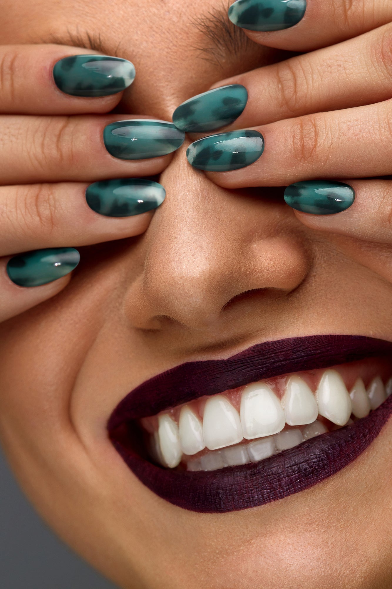Emerald Amber Soft & Durable Press-On Nails